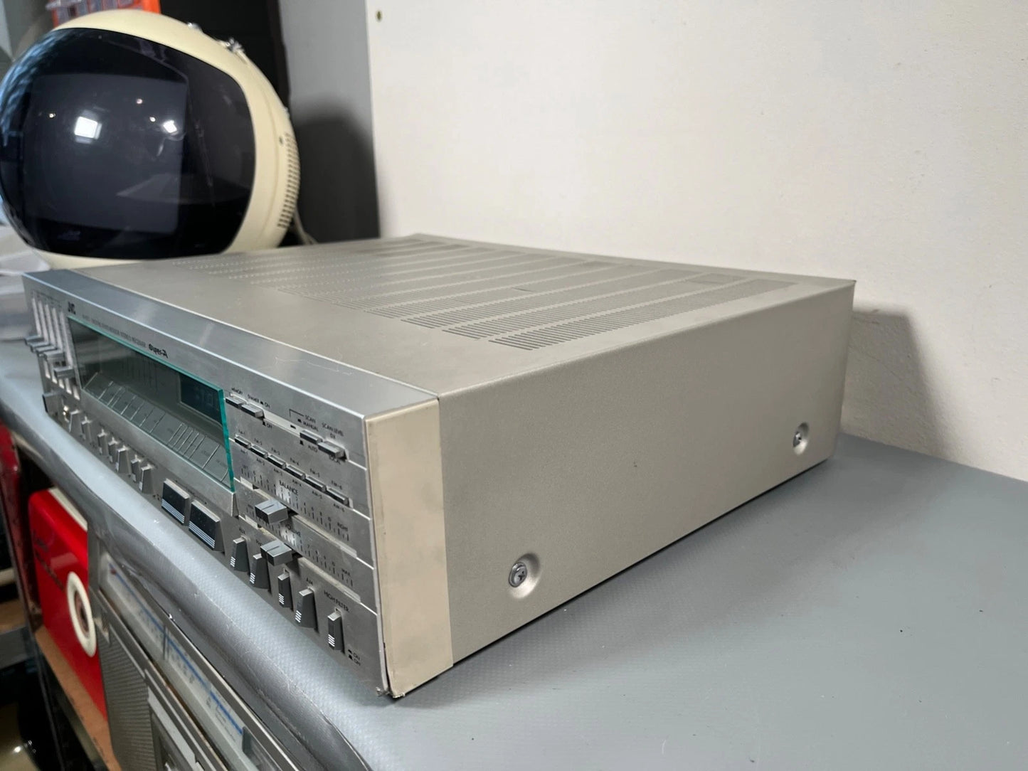 JVC R-S77 Receiver. Vintage Phono Tape Amplifier AM/FM Tuner