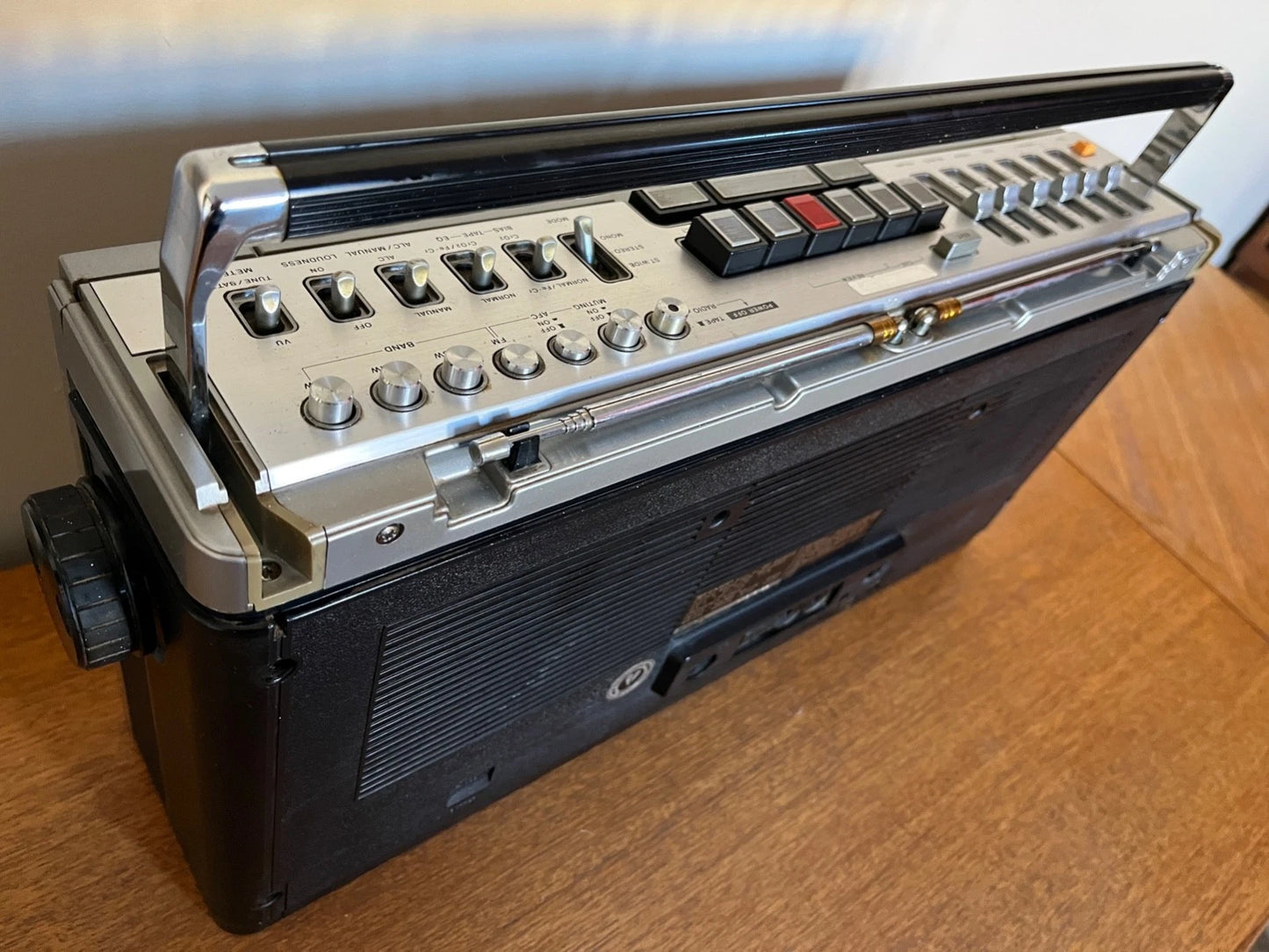 Sharp GF-9090 Radio Cassette Boombox