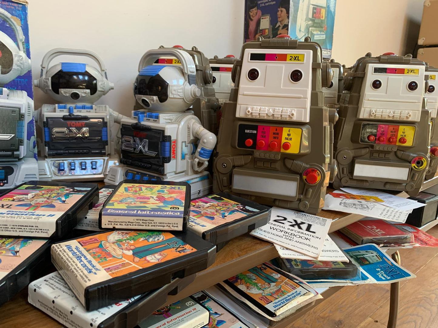 2XL 8-Track & Cassette Players Mego / Tomy