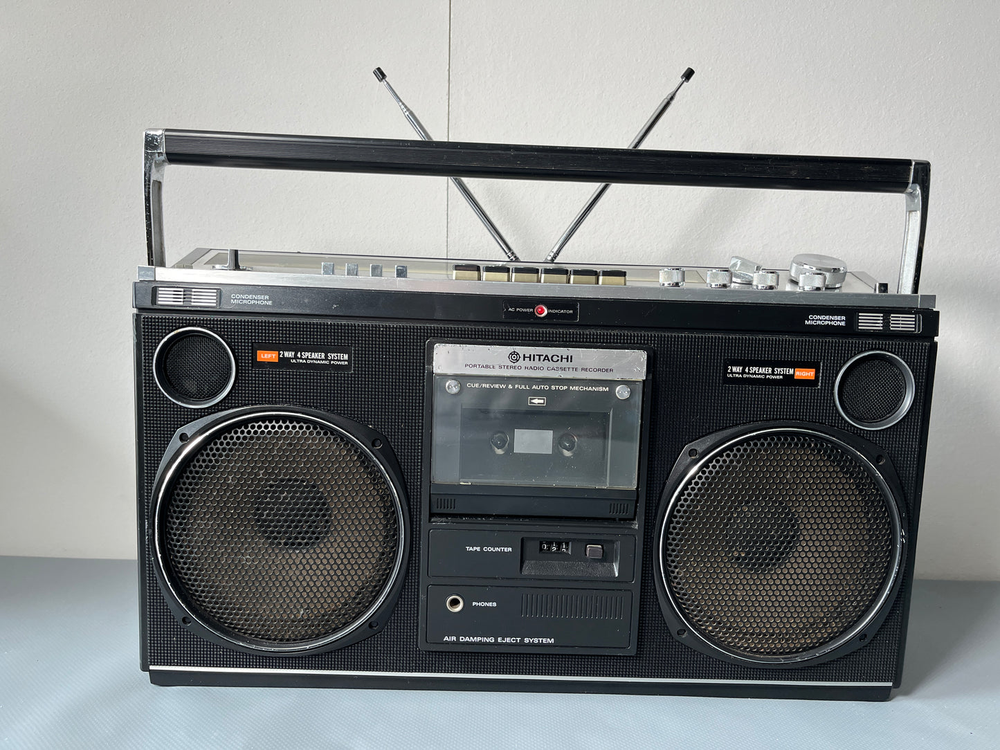 Hitachi TRK-8080 Boombox. Radio Cassette