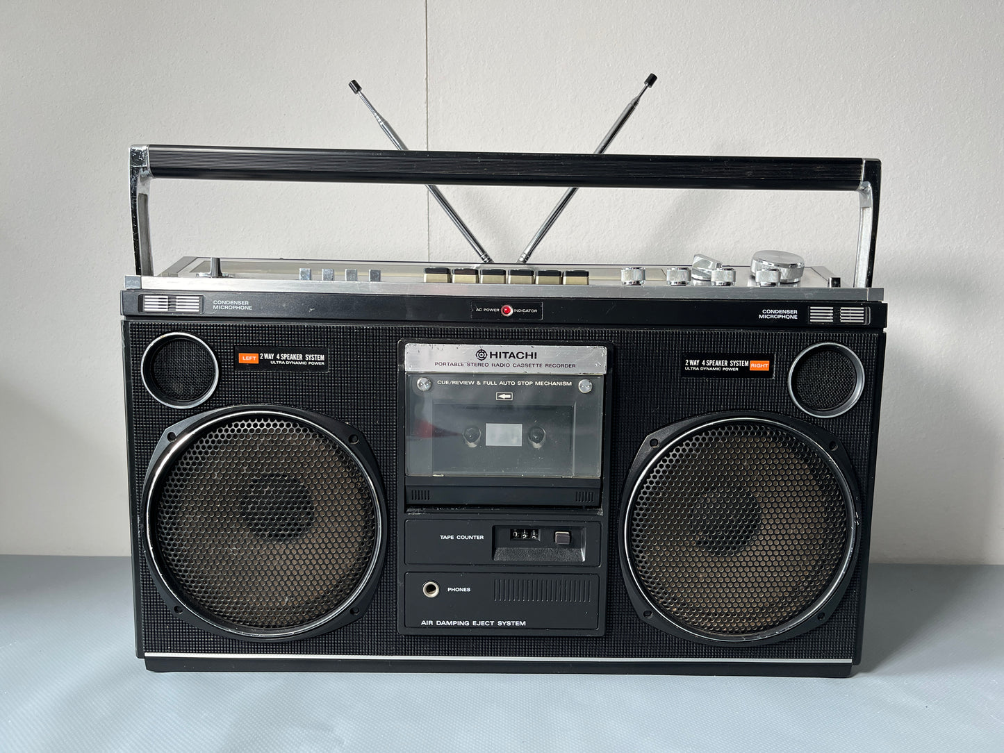Hitachi TRK-8080 Boombox. Radio Cassette