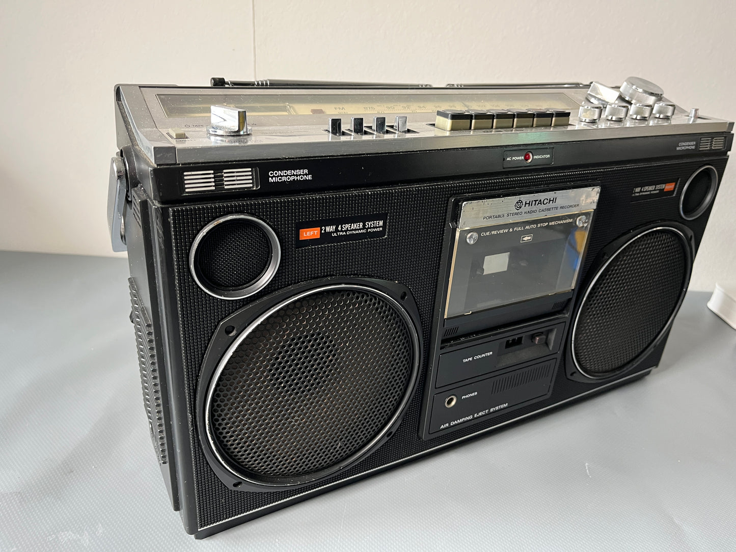Hitachi TRK-8080 Boombox. Radio Cassette
