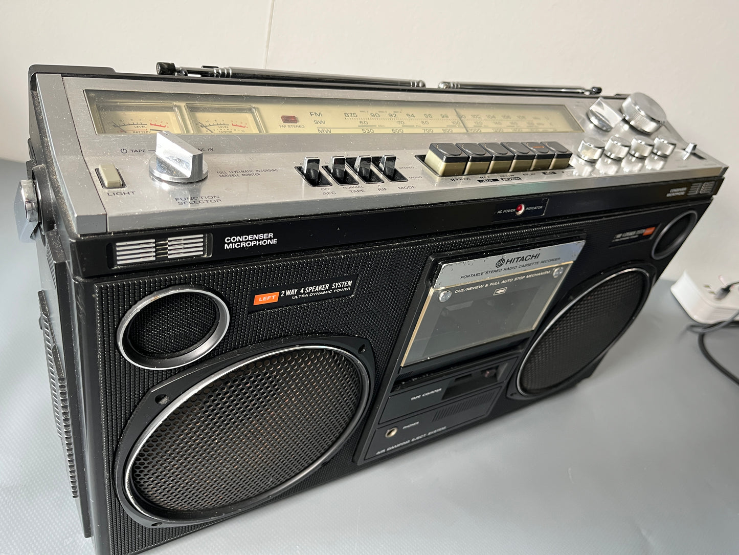 Hitachi TRK-8080 Boombox. Radio Cassette