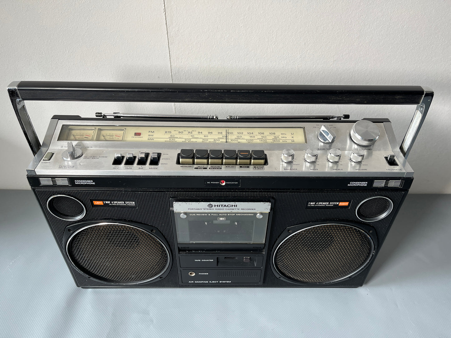 Hitachi TRK-8080 Boombox. Radio Cassette
