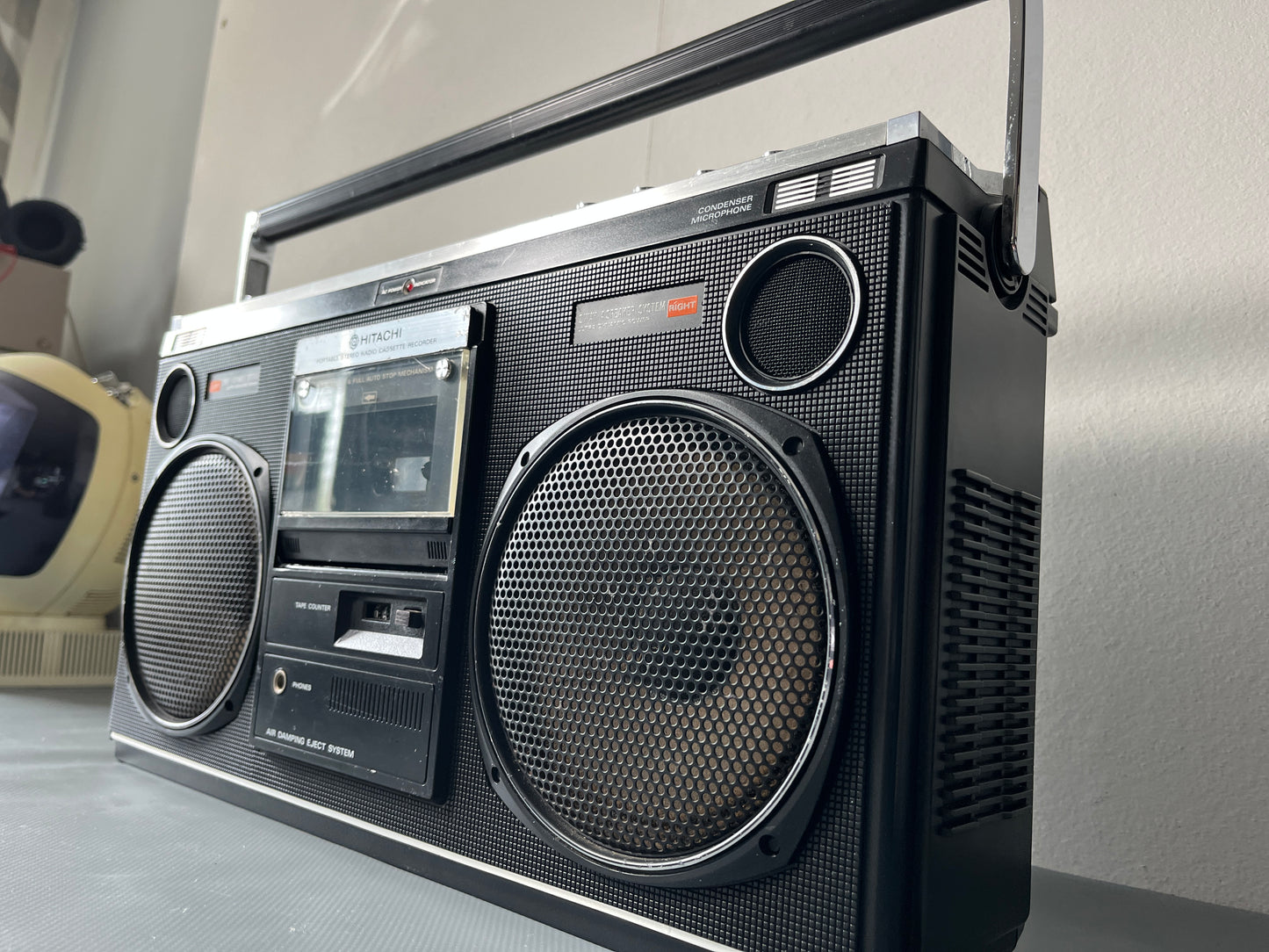 Hitachi TRK-8080 Boombox. Radio Cassette