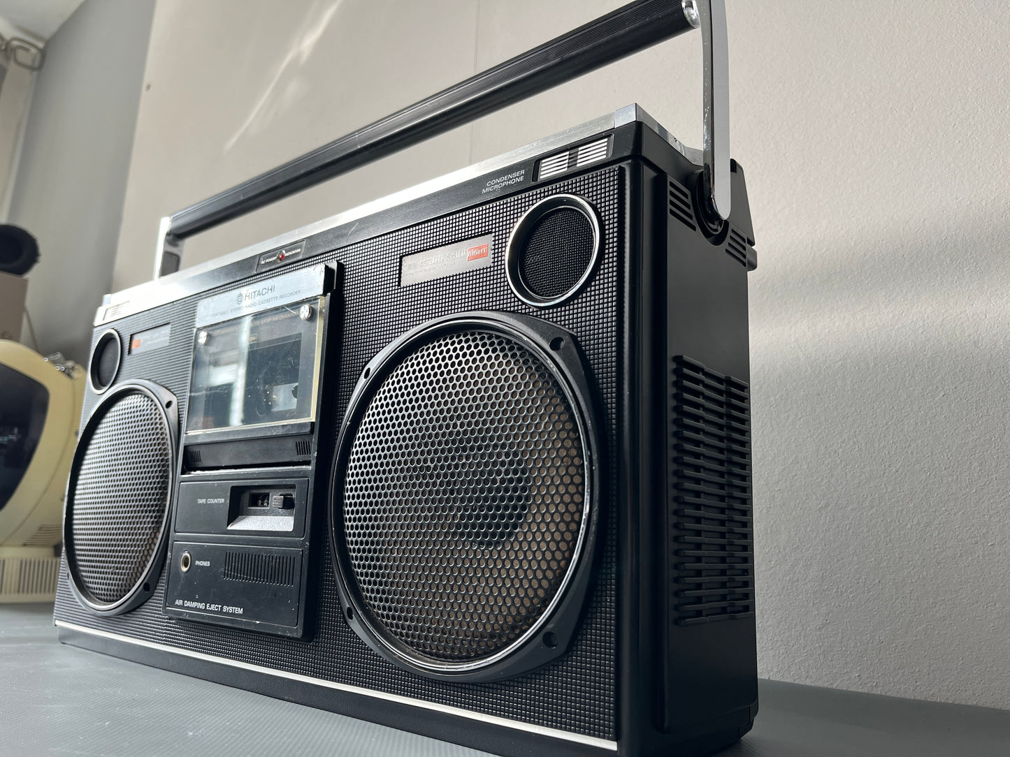 Hitachi TRK-8080 Boombox. Radio Cassette