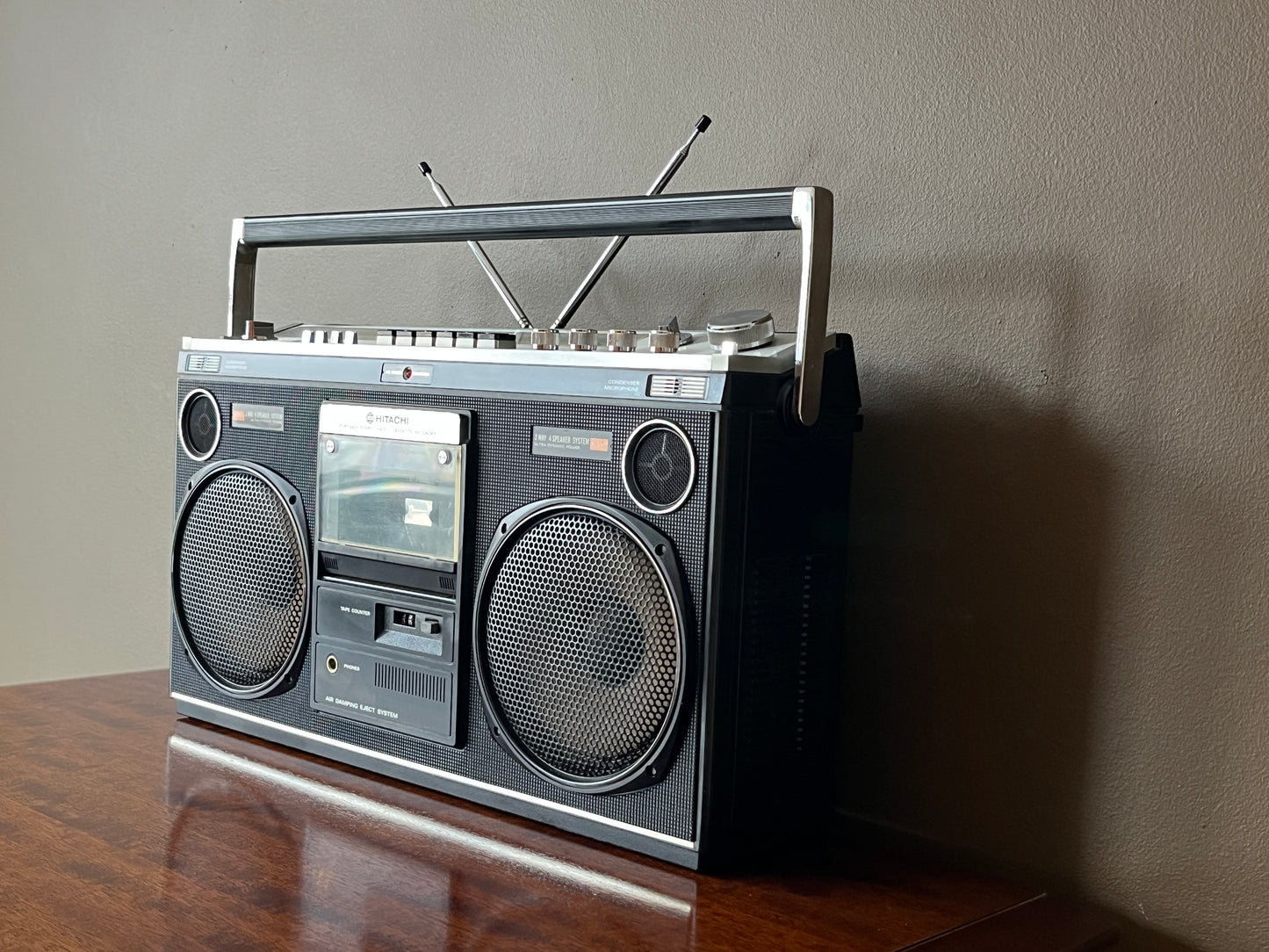 Hitachi TRK-8080 Boombox. Radio Cassette