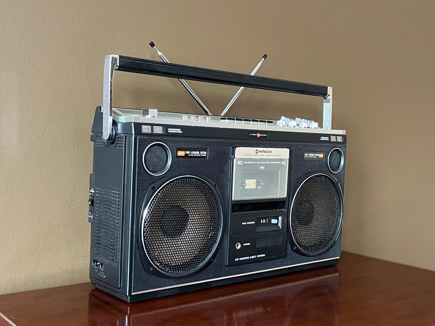 Hitachi TRK-8080 Boombox. Radio Cassette