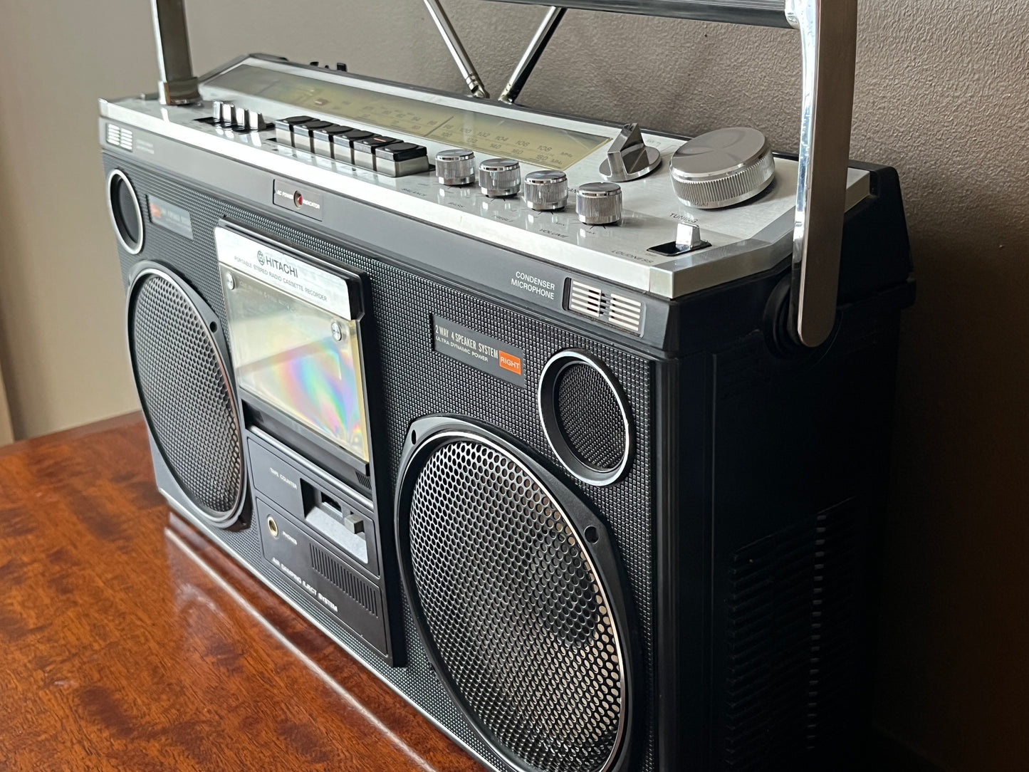 Hitachi TRK-8080 Boombox. Radio Cassette