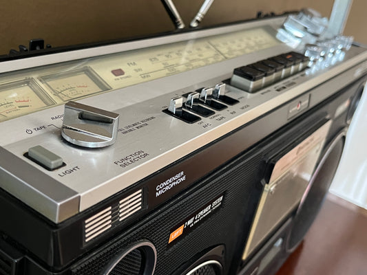 Hitachi TRK-8080 Boombox. Radio Cassette