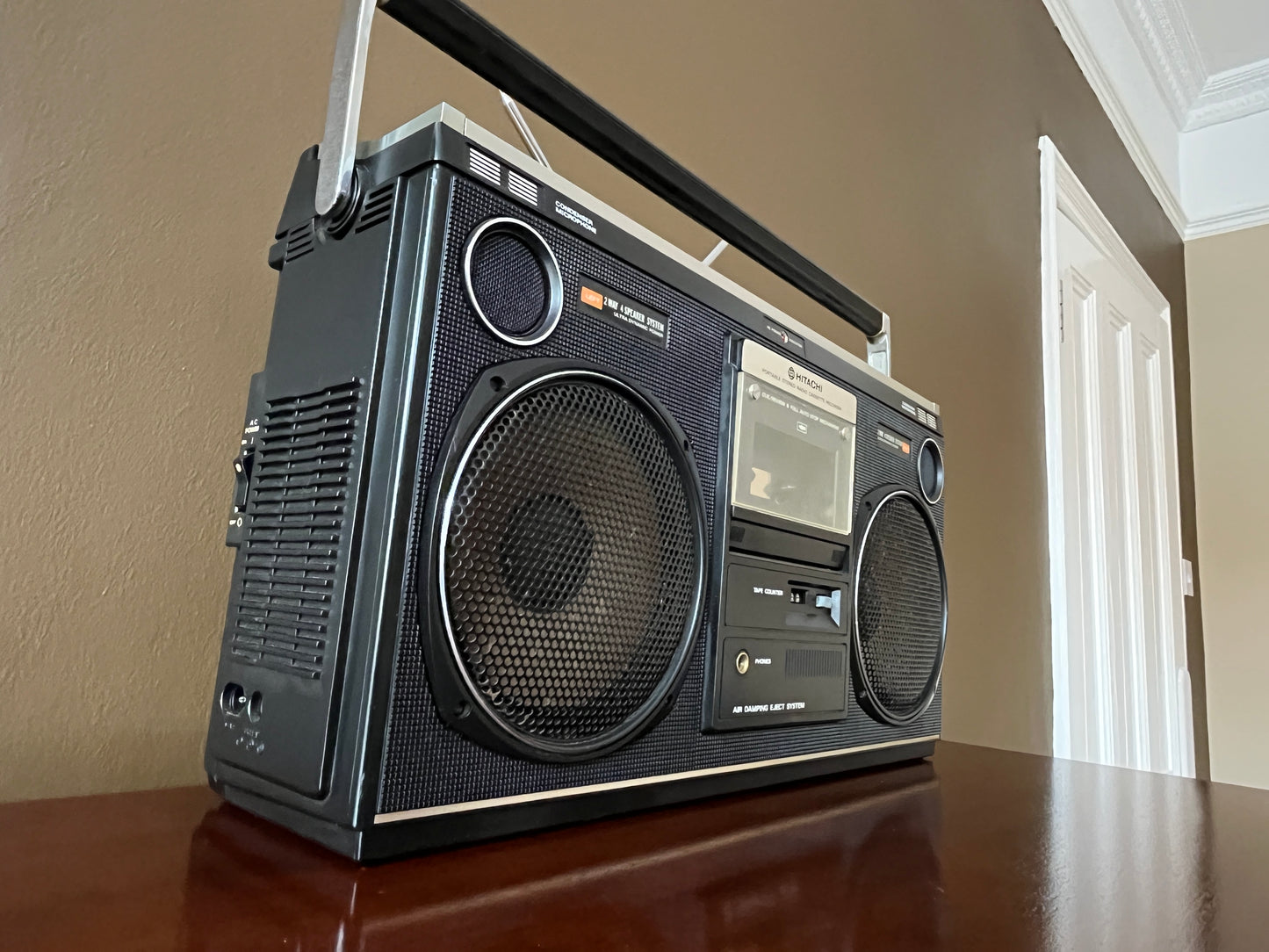 Hitachi TRK-8080 Boombox. Radio Cassette