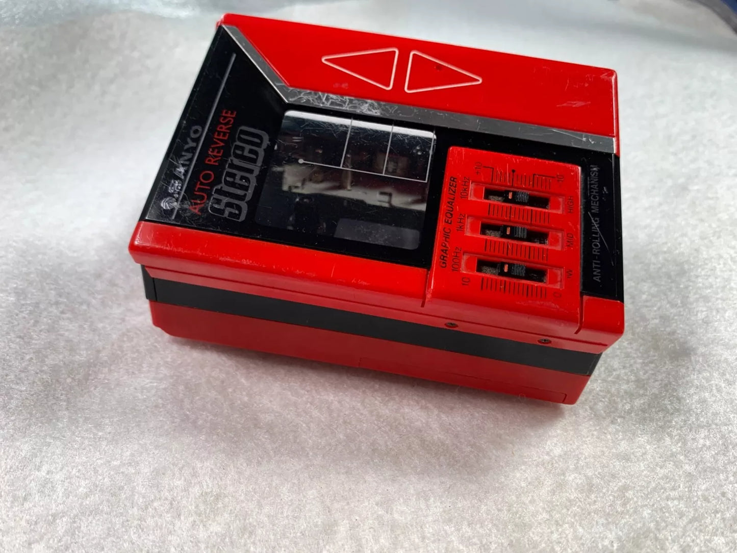 Sanyo MGP30 Walkman Personal Cassette Stereo