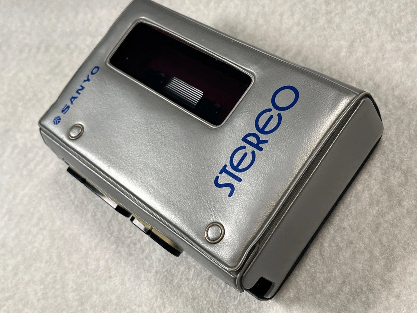 Sanyo M3330 Vintage Cassette Walkman With Case