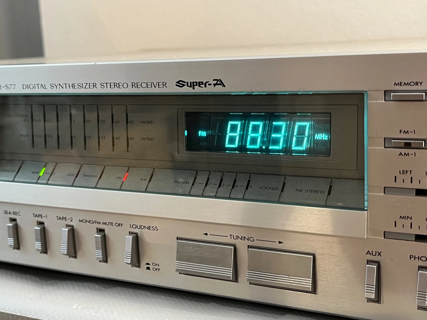 JVC R-S77 Receiver. Vintage Phono Tape Amplifier AM/FM Tuner