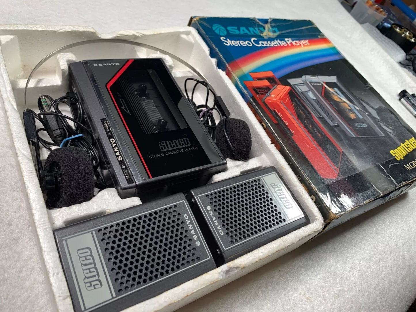 Sanyo MG10SP Walkman Personal Cassette Stereo with Speakers Boxed