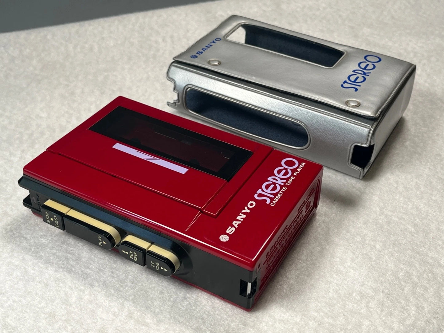 Sanyo M3330 Vintage Cassette Walkman With Case