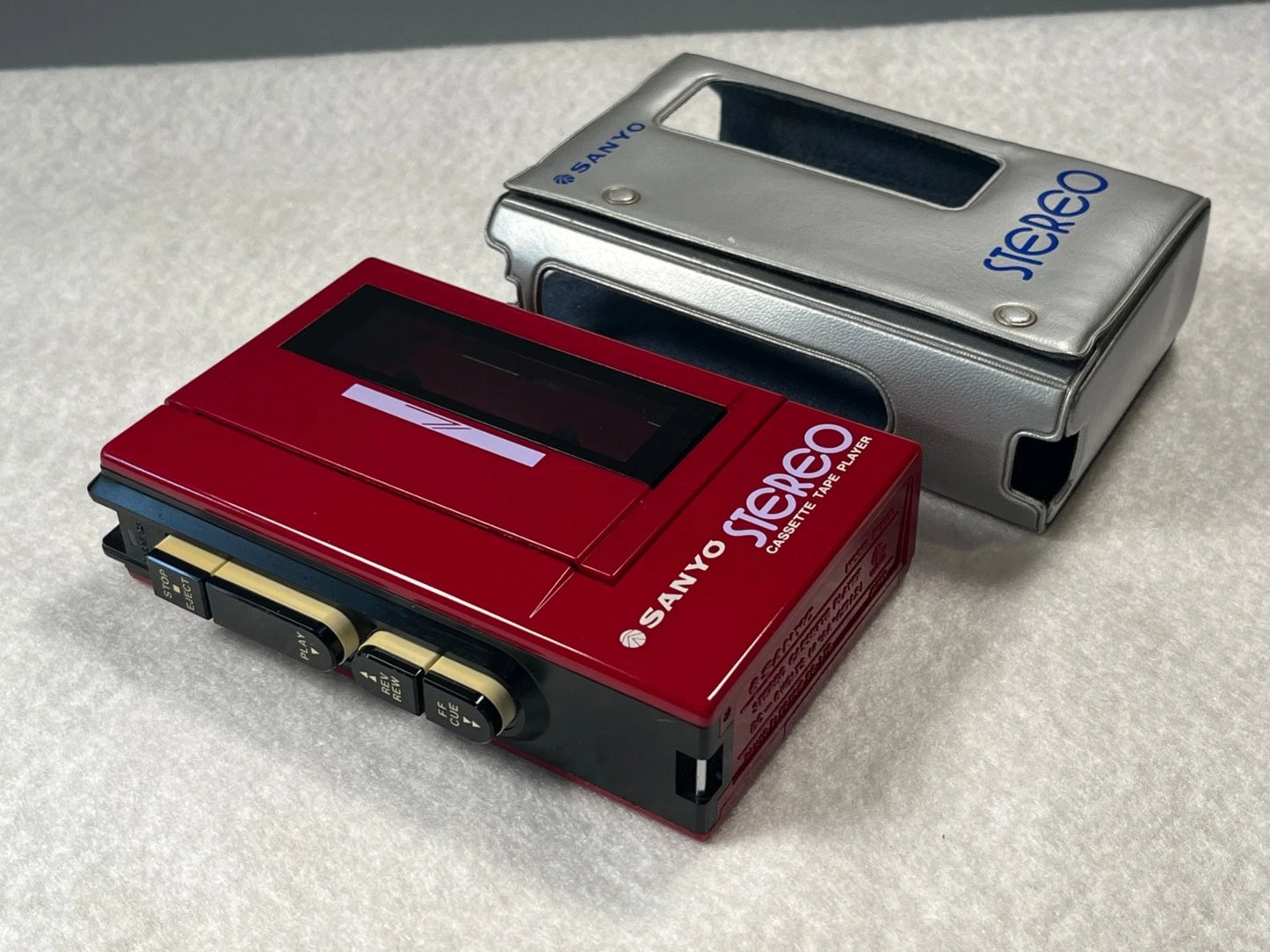 Sanyo M3330 Vintage Cassette Walkman With Case