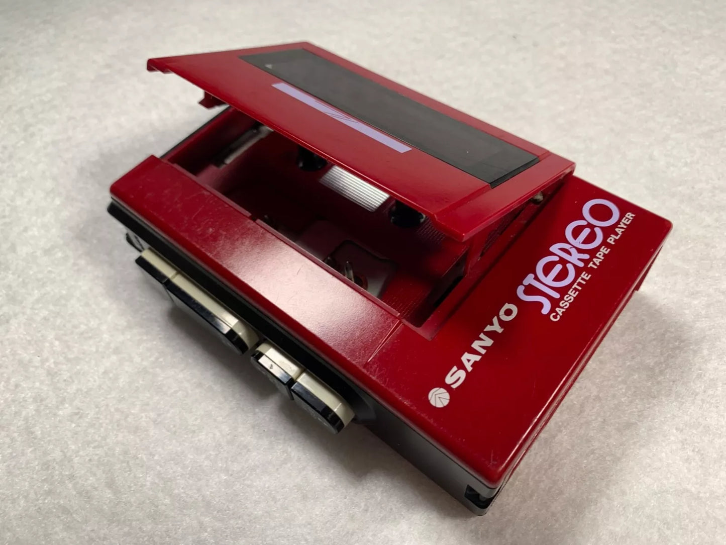 Sanyo M3330 Walkman Personal Cassette Stereo