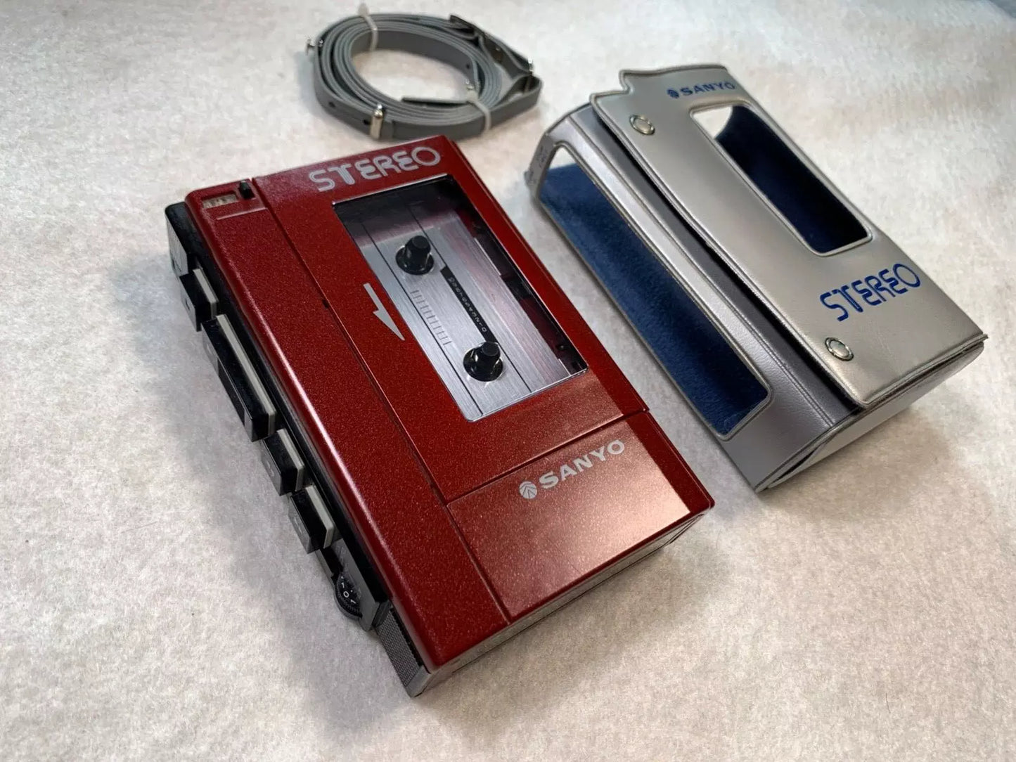 Sanyo M4440 Walkman Personal Cassette Stereo with  Case & Strap