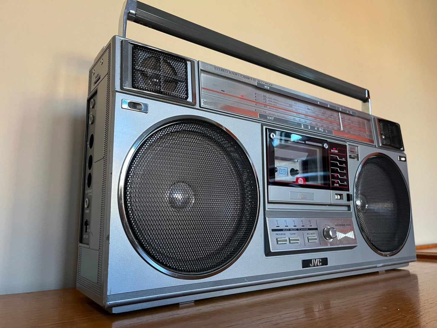JVC RC-M50 Boombox. Radio Cassette