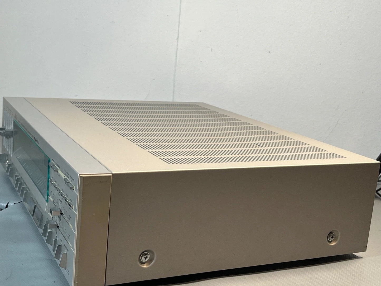 JVC R-S77 Vintage Amplifier Receiver. Phono Tape Amplifier AM/FM Tuner