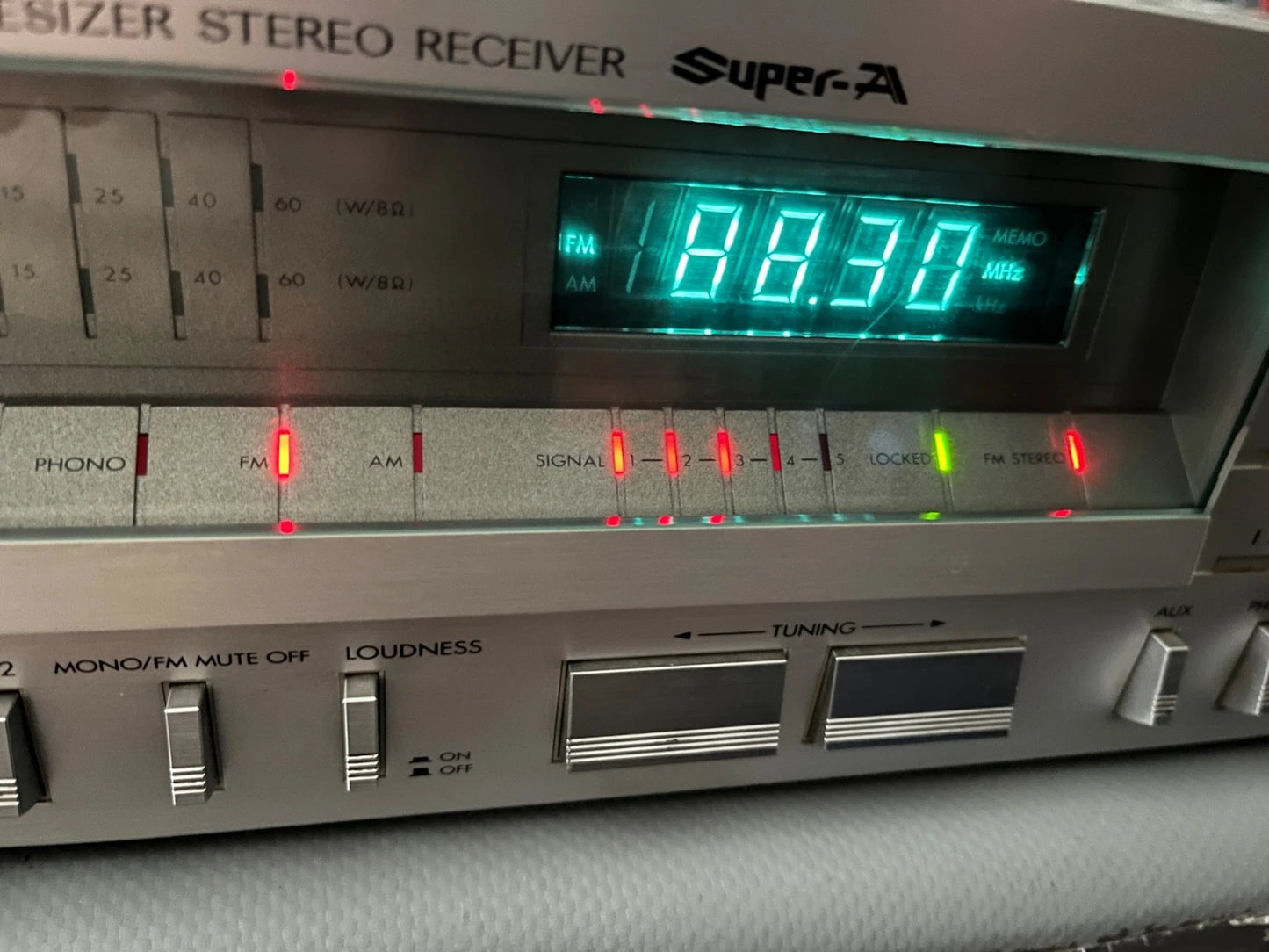 JVC R-S77 Vintage Amplifier Receiver. Phono Tape Amplifier AM/FM Tuner