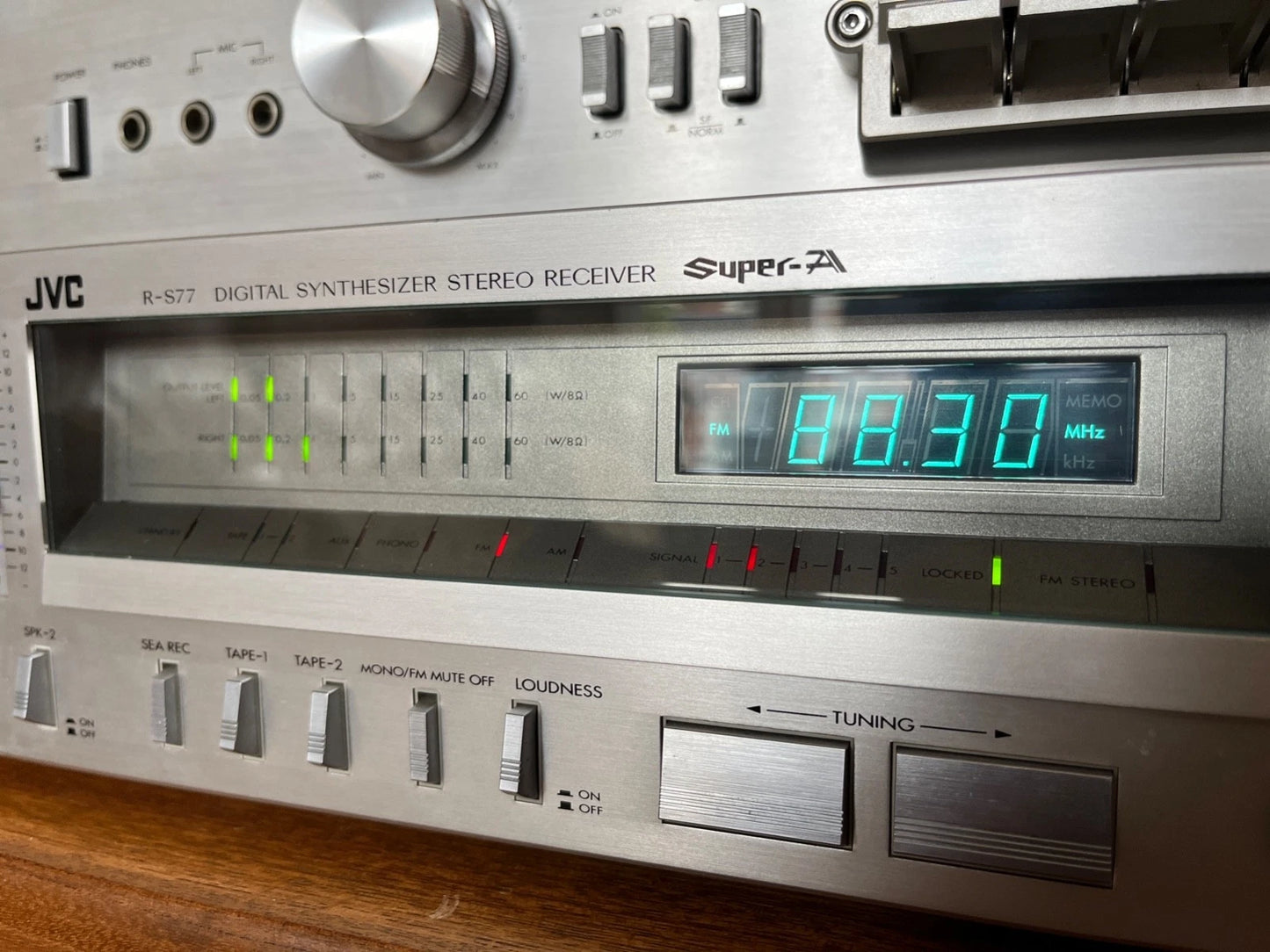 JVC R-S77 Receiver. Vintage Phono Tape Amplifier AM/FM Tuner