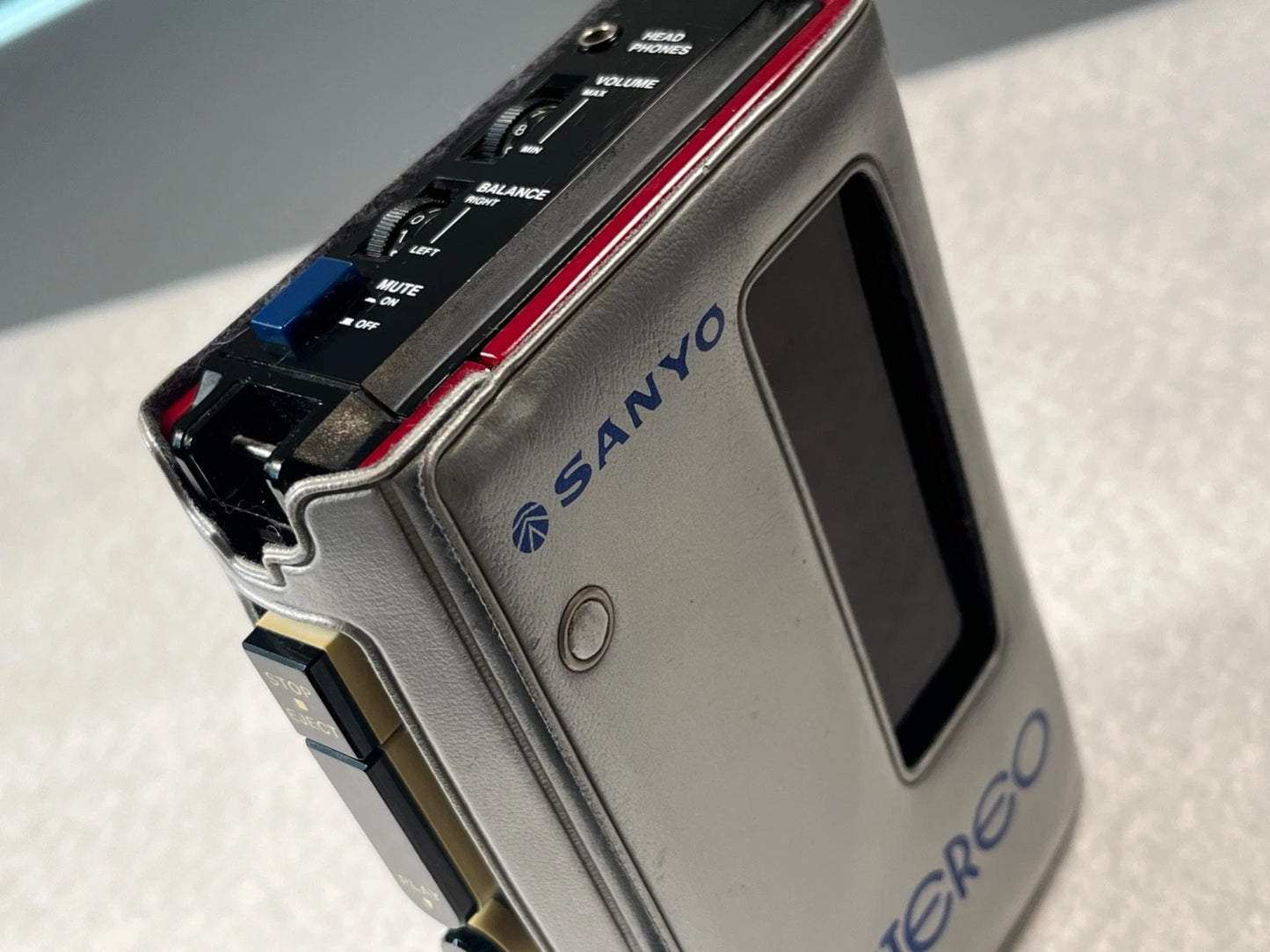 Sanyo M3330 Vintage Cassette Walkman With Case