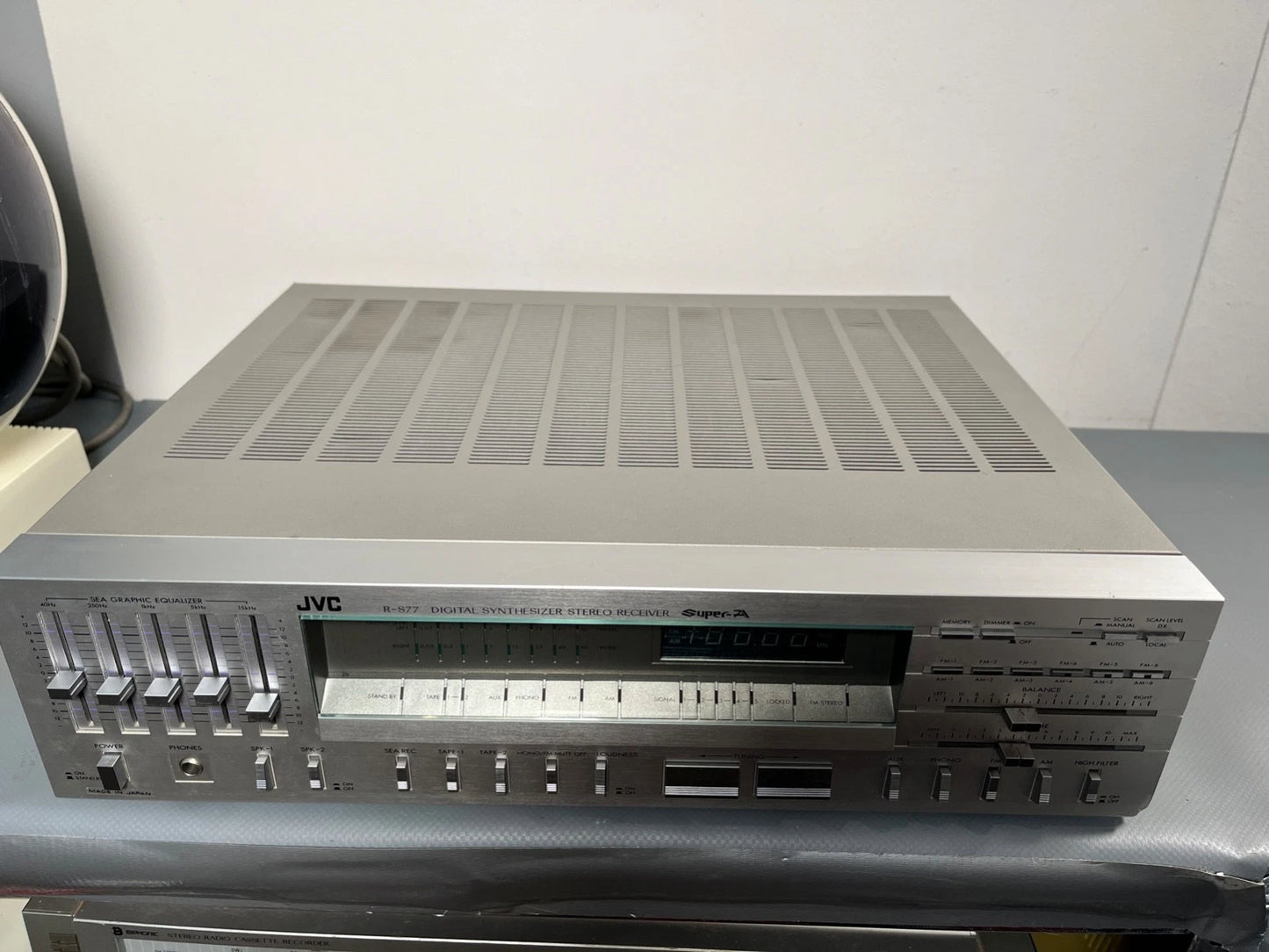 JVC R-S77 Receiver. Vintage Phono Tape Amplifier AM/FM Tuner