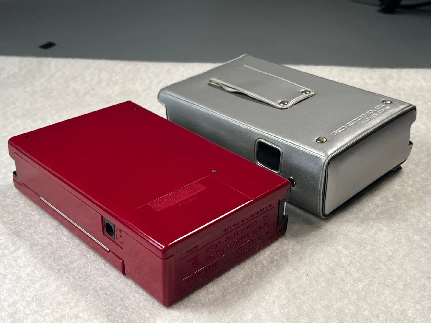 Sanyo M3330 Vintage Cassette Walkman With Case