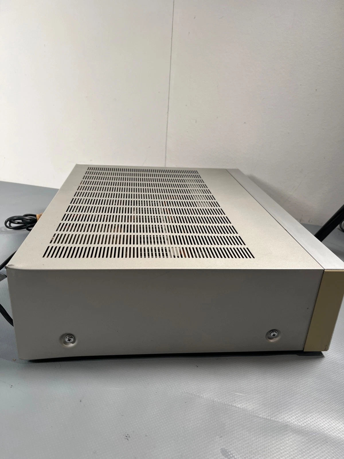 JVC R-S77 Receiver. Vintage Phono Tape Amplifier AM/FM Tuner