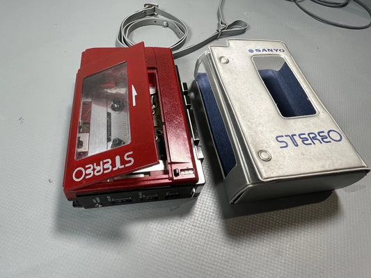 Sanyo M4440 Cassette Walkman with Case & Strap