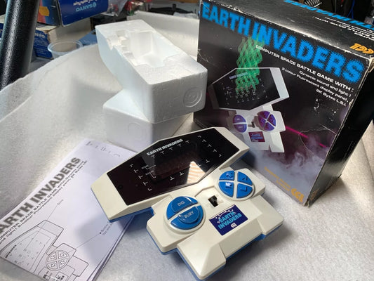 Earth Invaders CGL VFD Handheld Electronic Game Boxed