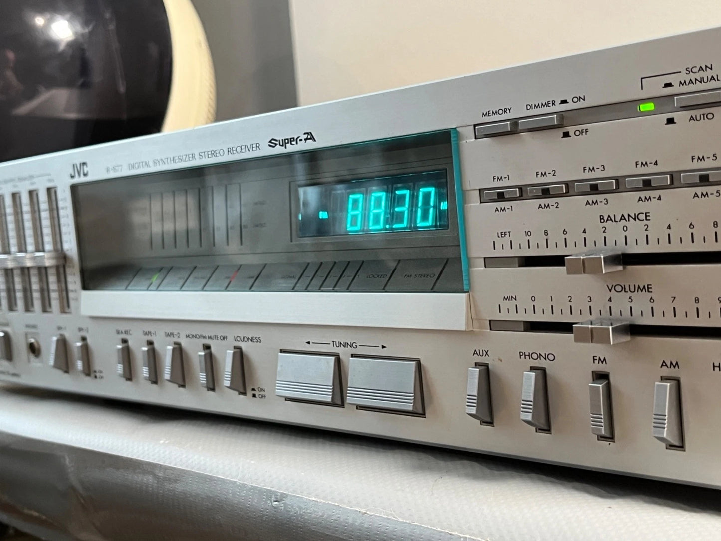 JVC R-S77 Receiver. Vintage Phono Tape Amplifier AM/FM Tuner