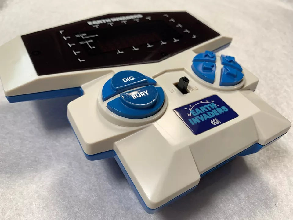 Earth Invaders CGL VFD Handheld Electronic Game Boxed
