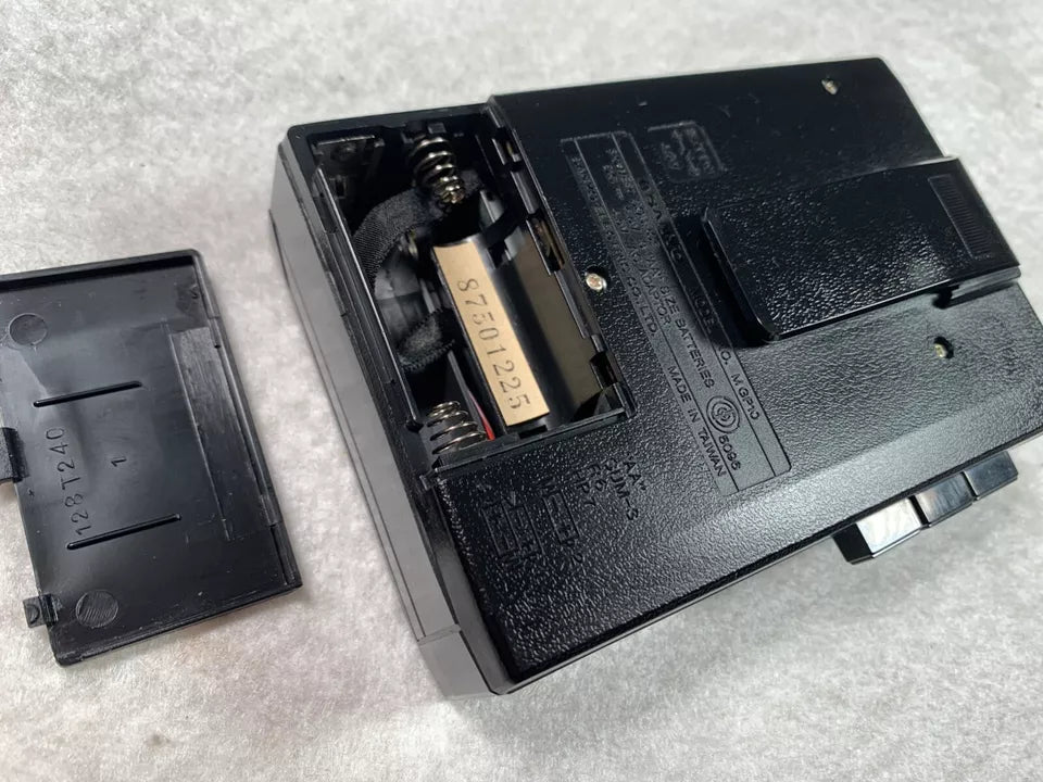 Sanyo MG10SP Walkman Personal Cassette Stereo with Speakers Boxed