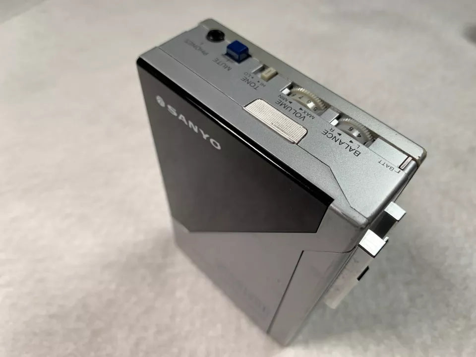 Sanyo MG12 Walkman Personal Cassette Stereo with Case