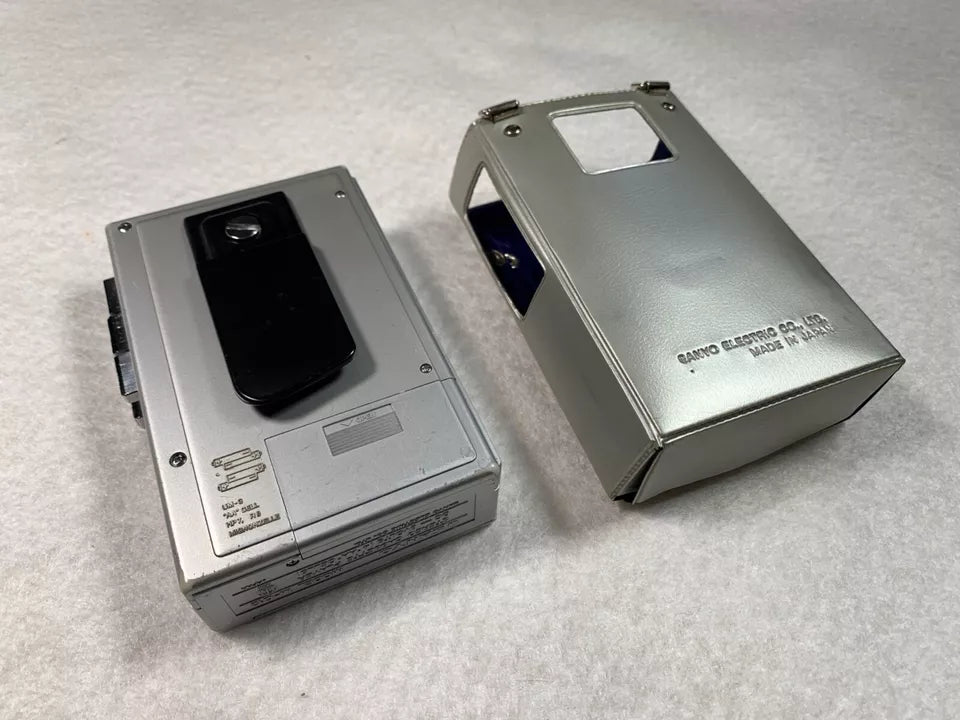 Sanyo MG12 Walkman Personal Cassette Stereo with Case