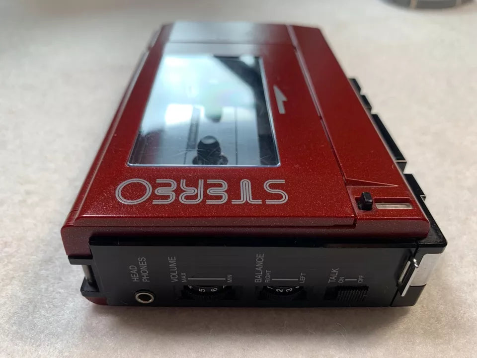 Sanyo M4440 Walkman Personal Cassette Stereo with  Case & Strap